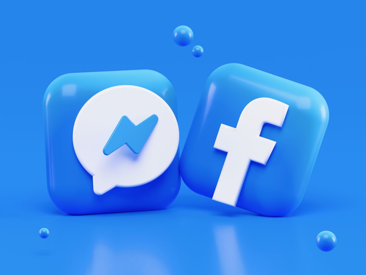 Animated blocks of Messenger and Facebook