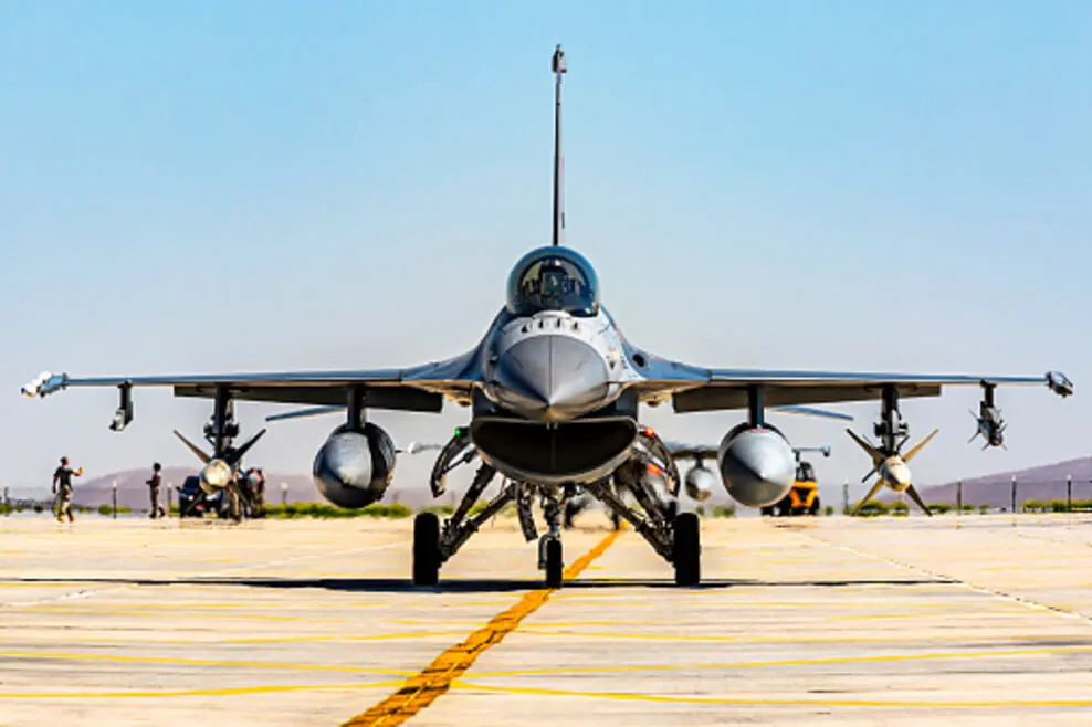 An image of F-16 fighter jet