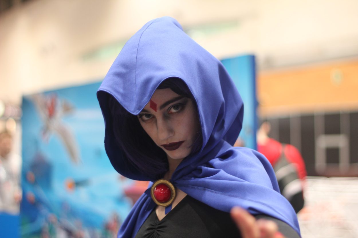 A person dressed as Raven from Teen Titans