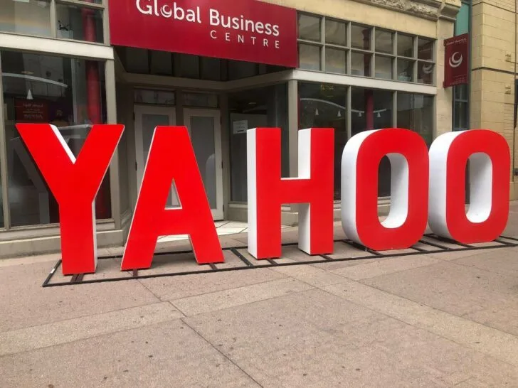 A Yahoo sign outside a store.
