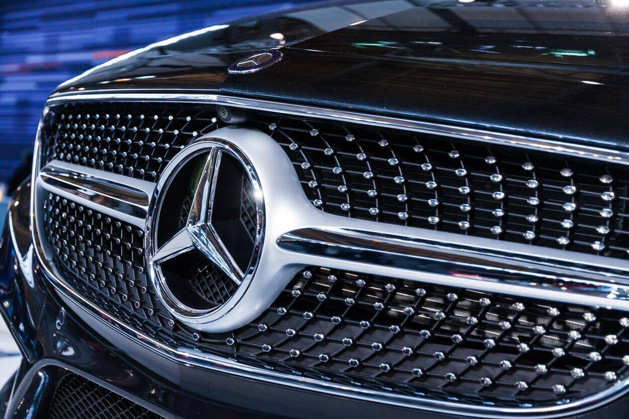 An image of the logo of Mercedes-Benz .