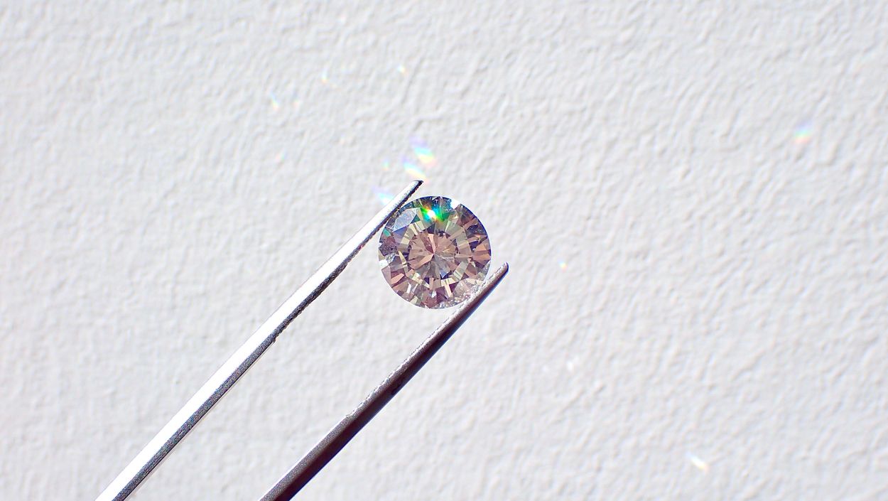Can A Diamond Lose Its Sparkle?