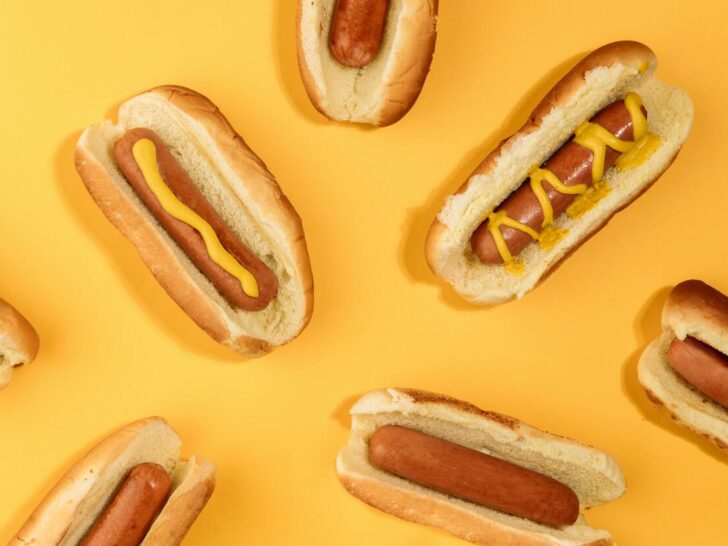 Costco Regular Hotdog Vs. A polish Hotdog (The Differences)