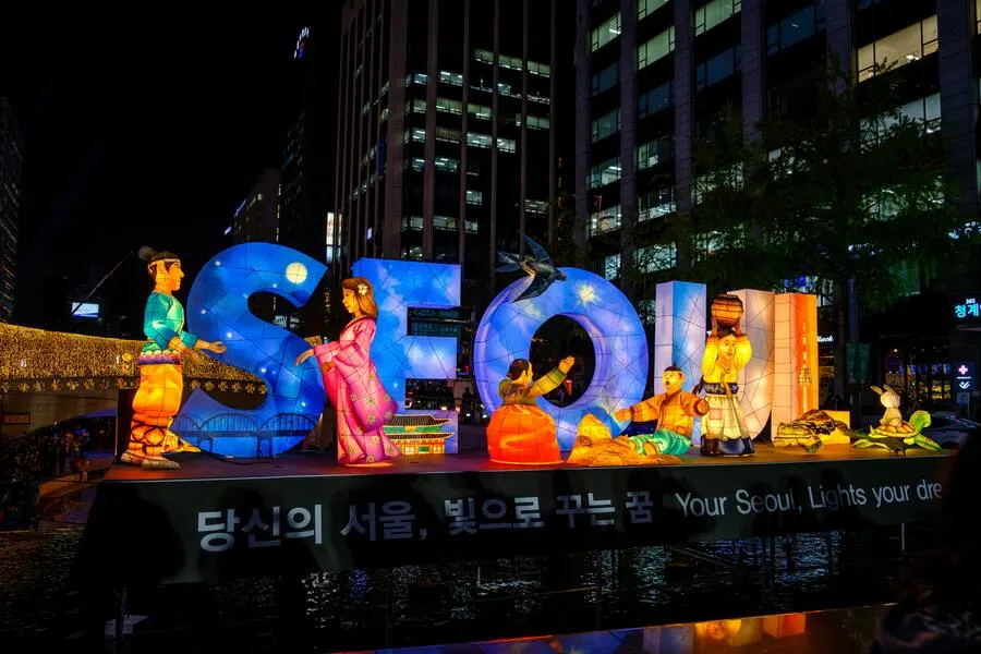 Seoul The City Of Some Mainstream K-pop Artist, The Image Is Showing An Art In Seoul