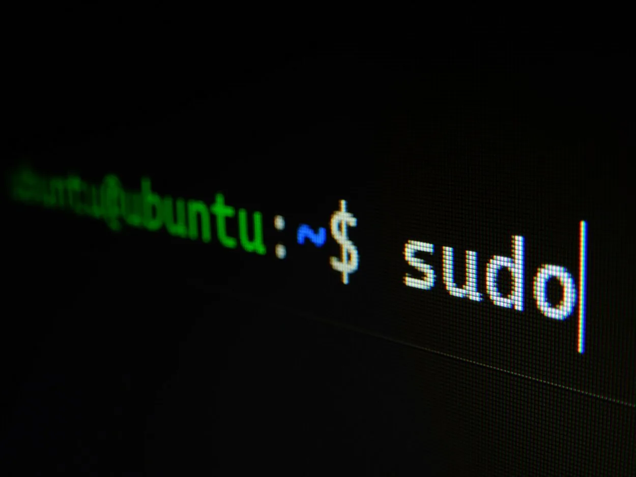 A black computer screen with UBUNTU commands execution.
