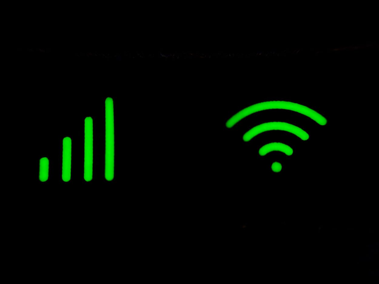 The bars on the left-hand side of your mobile indicate the strength of internet signals