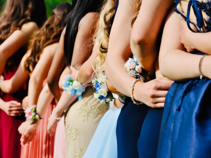 What’s The Difference Between Prom And Homecoming? (Know What’s What!)