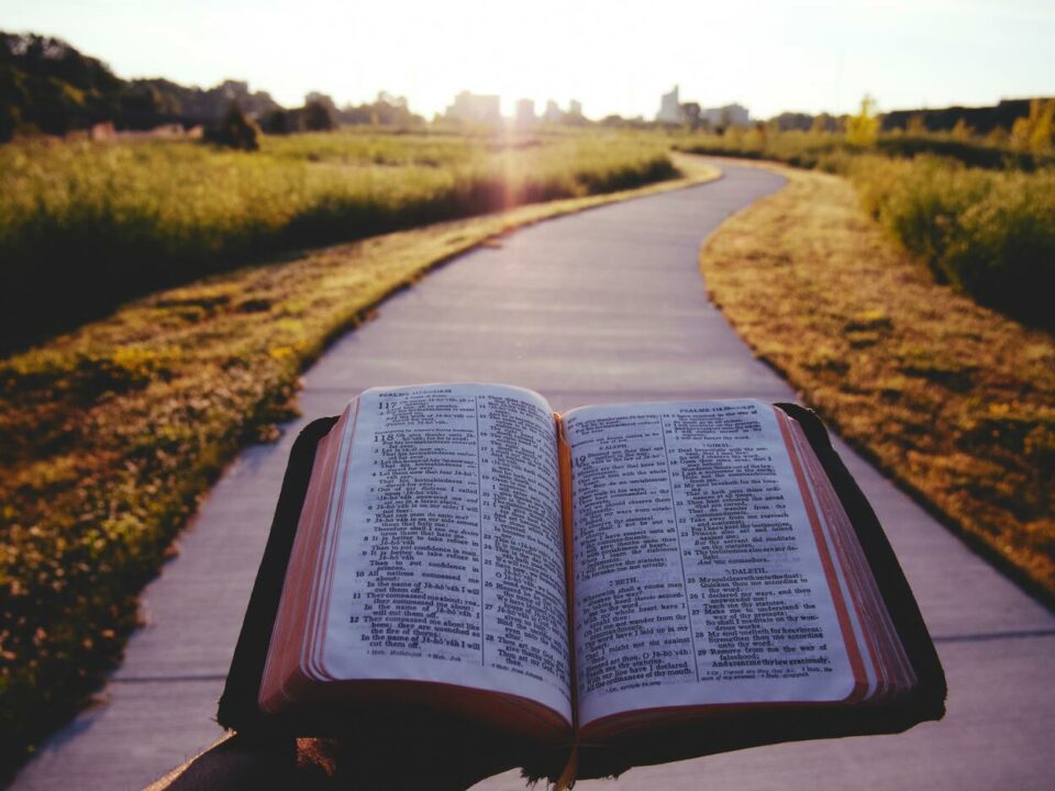 What s The Difference Between The CSB And The ESV Bible Discussed 
