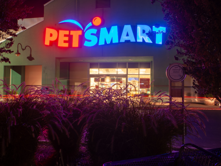 Petco Vs. PetSmart: A Closer Look At The Differences (Informative)