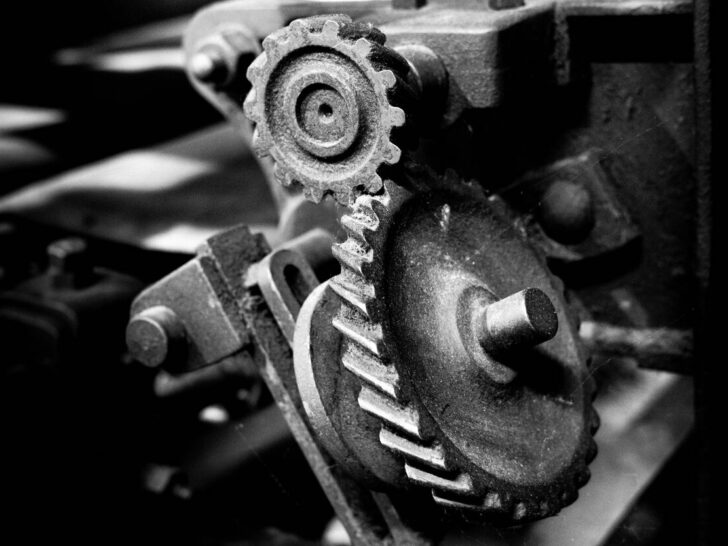 Gears vs. Cogs: Exploring the Key Differences