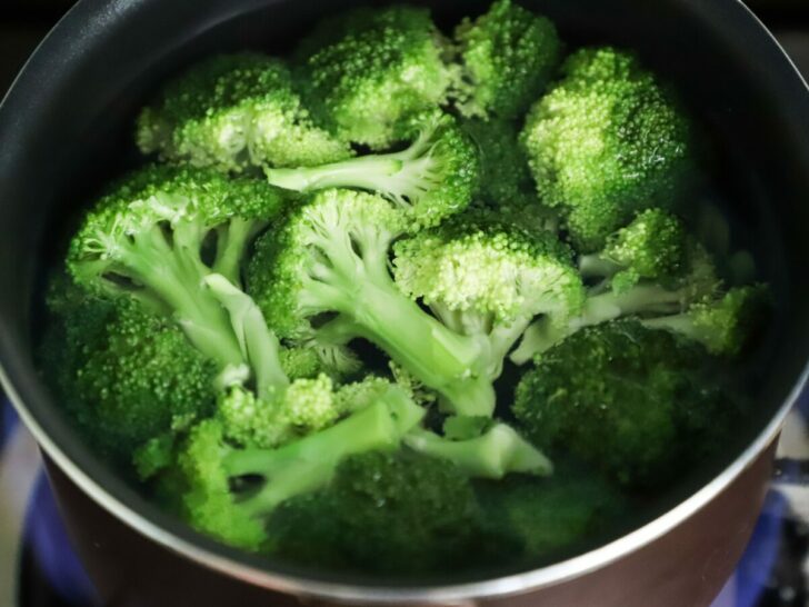 What Is The Difference Between A Floret, A Crown, And A Spear Of Broccoli? (Explained)