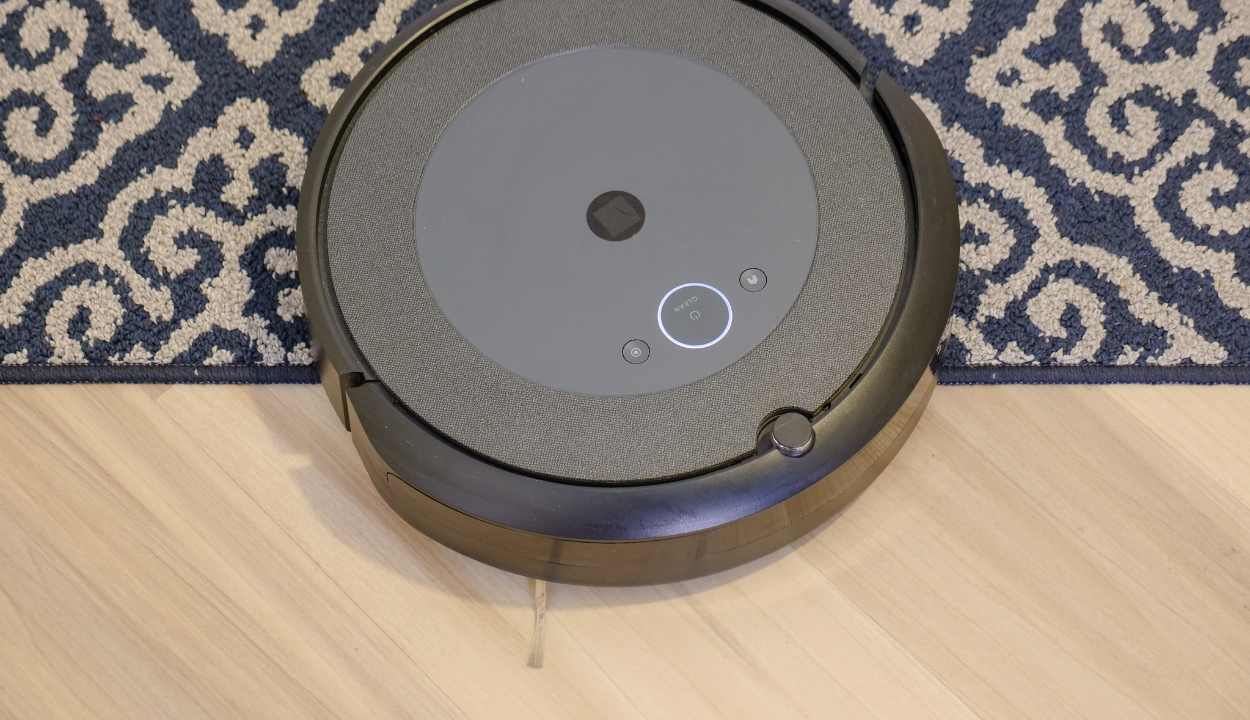 Why My Roomba Dock Light Go Off? (And Is It Normal?) Automate Your Life