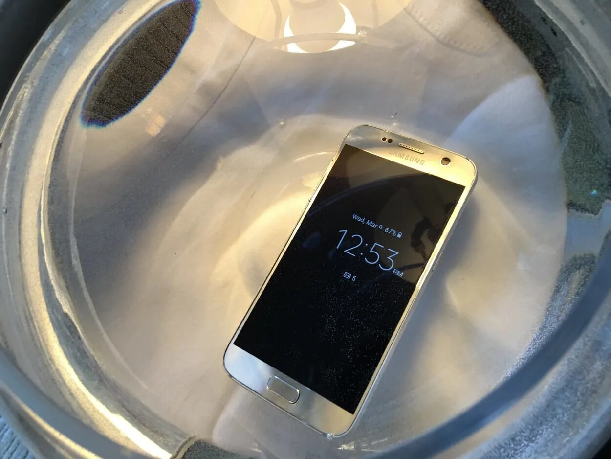 Image of Samsung Galaxy S7.