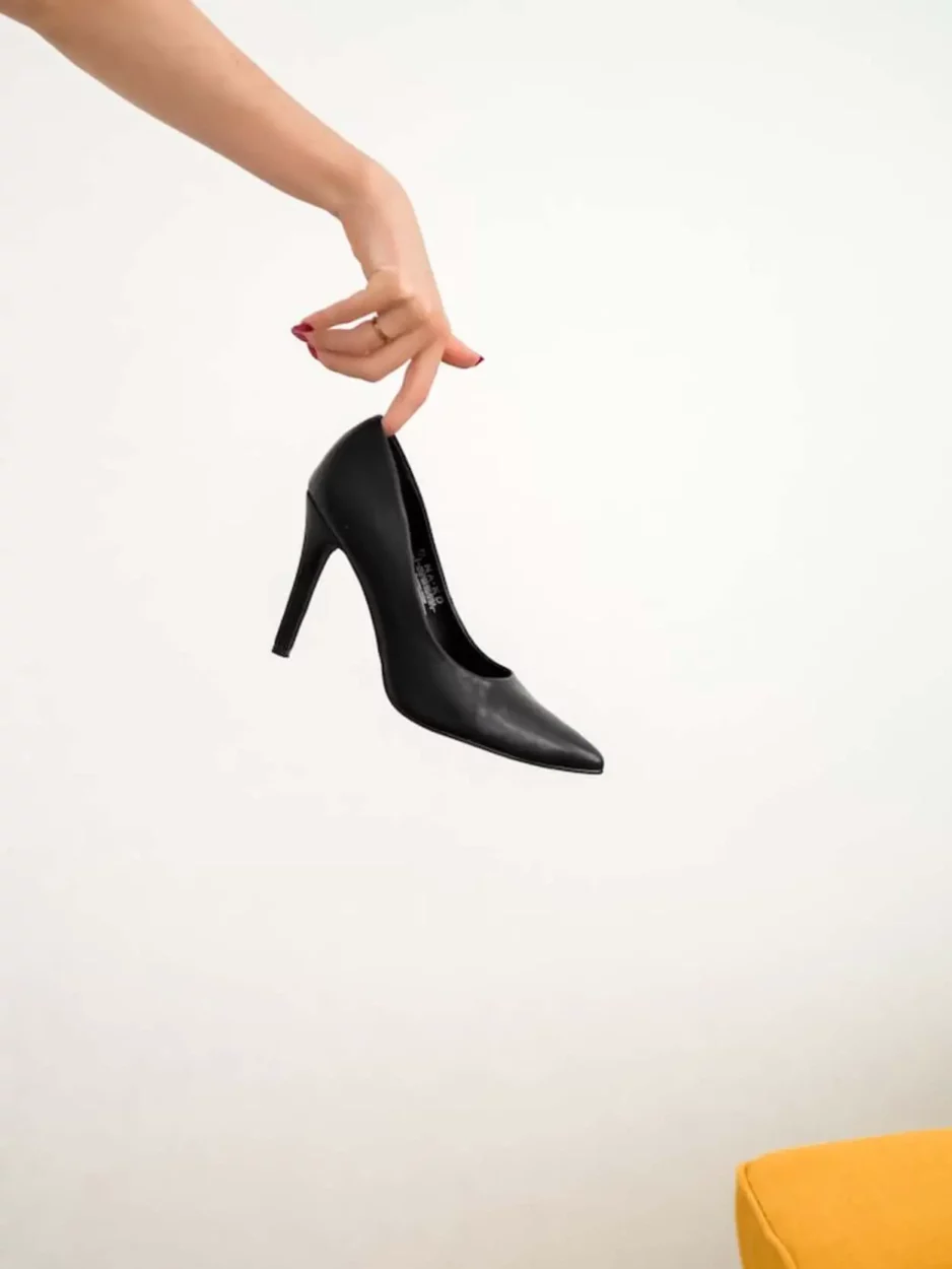 Jessica Simpson stilettos in black color