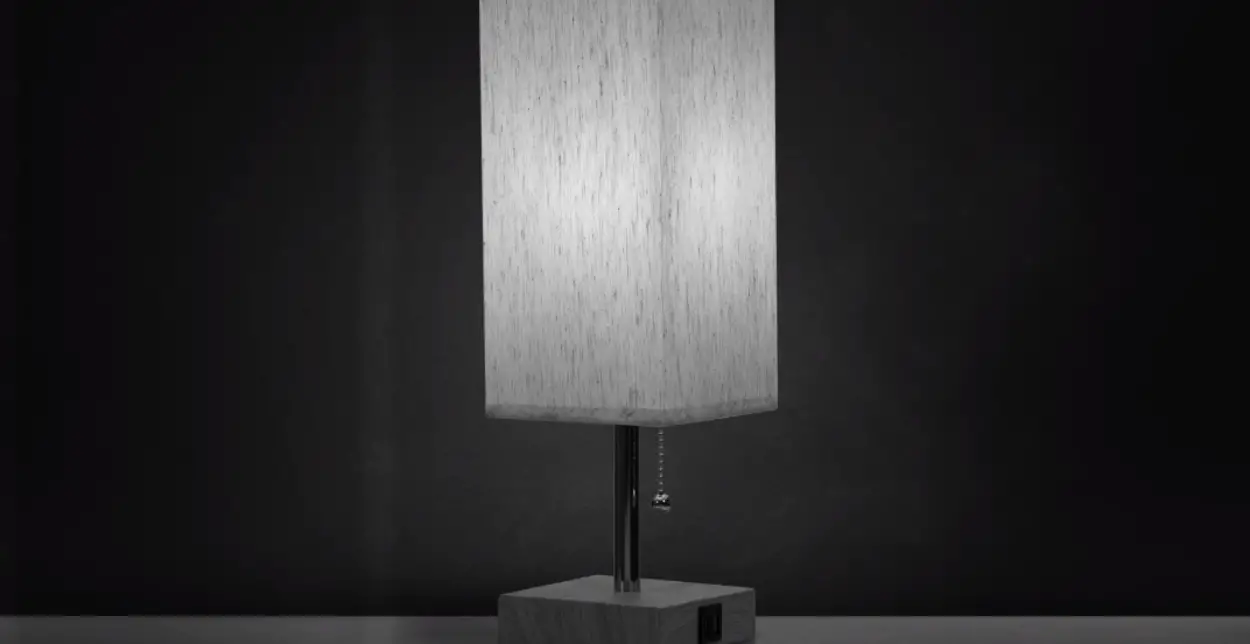 A Yarra Decor table lamp