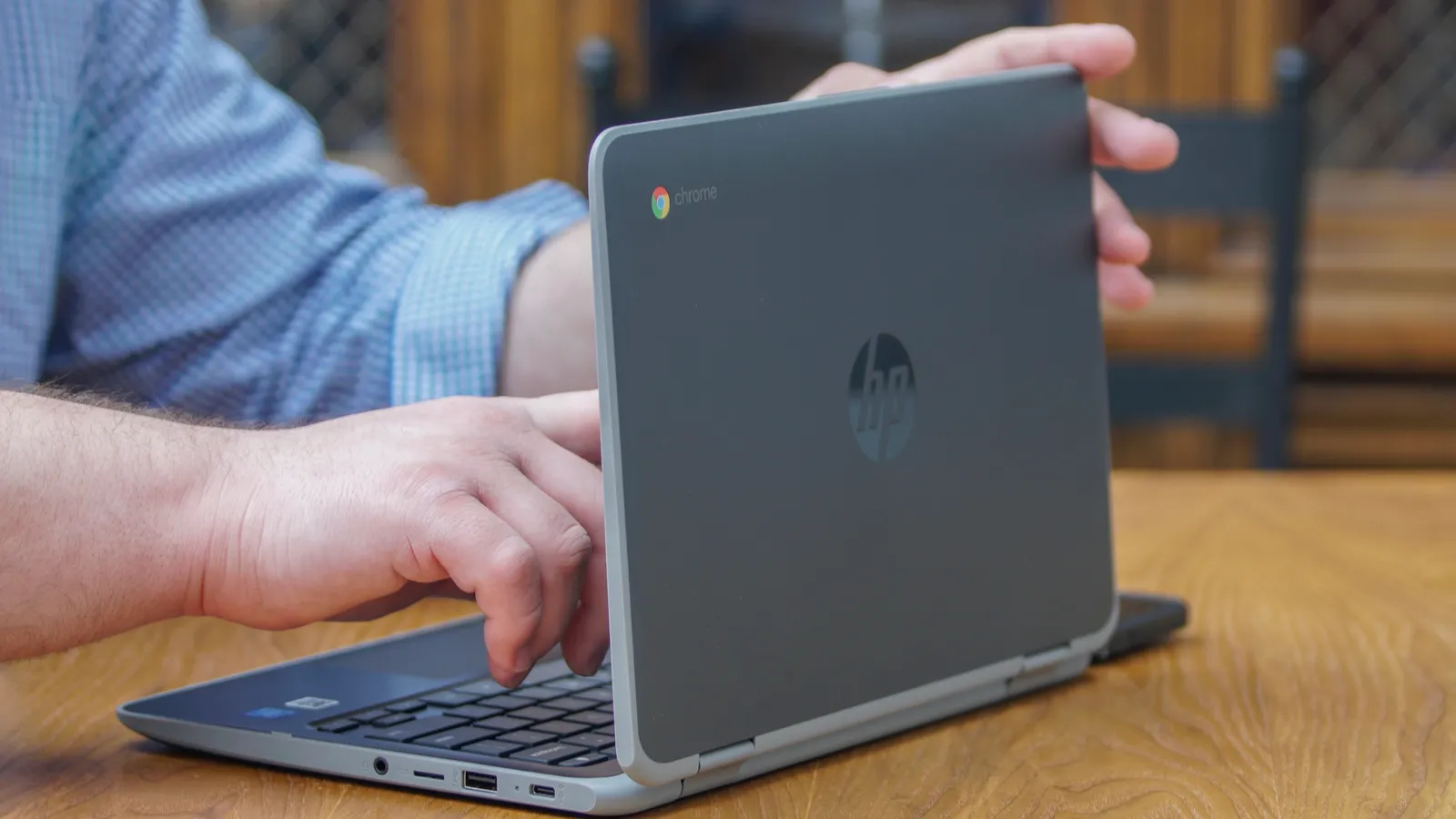 Chromebook vs laptop, which is is better for college students?