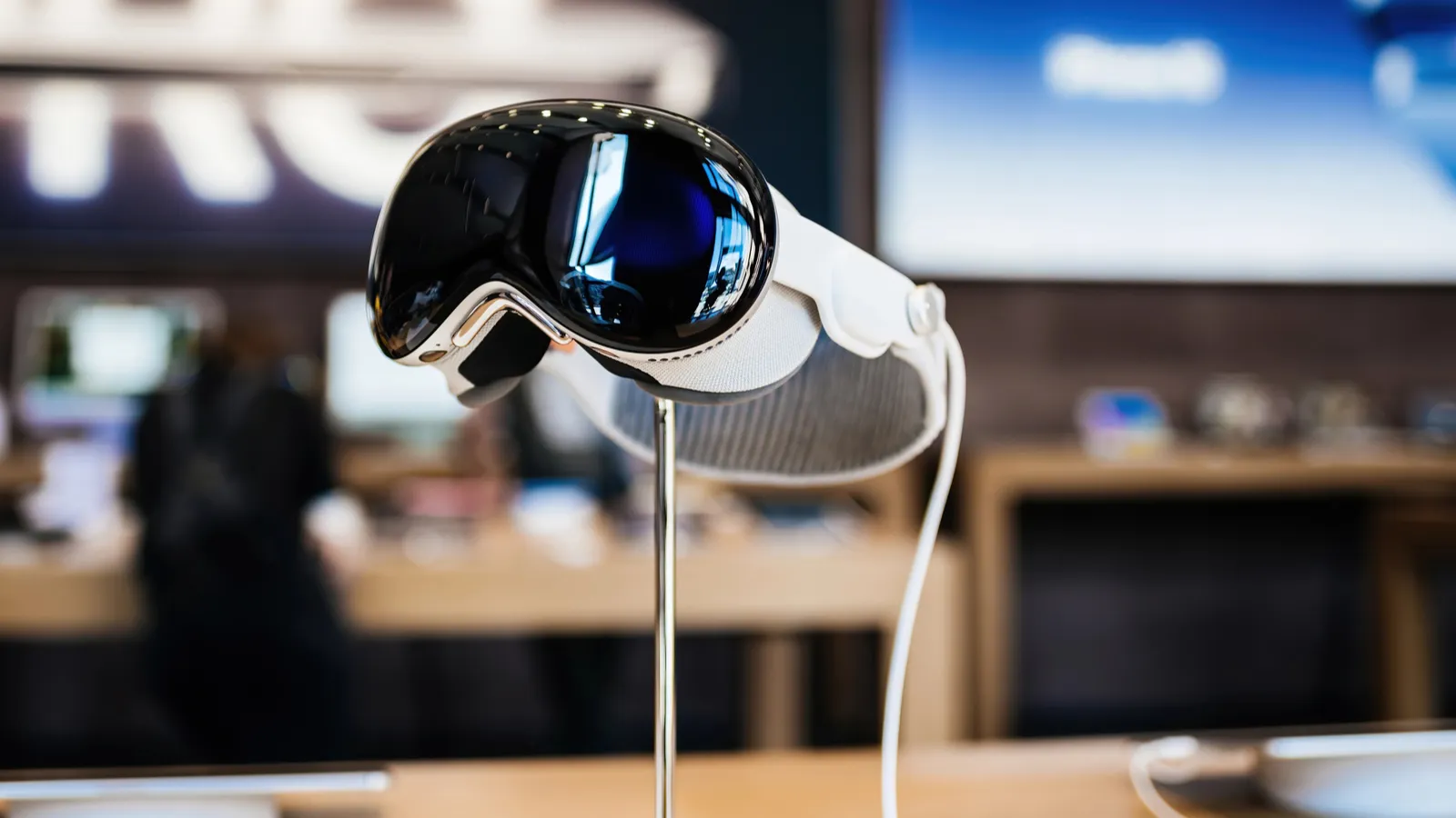 Apple Vision Pro vs Meta Quest 3, which headset is worth buying right now?